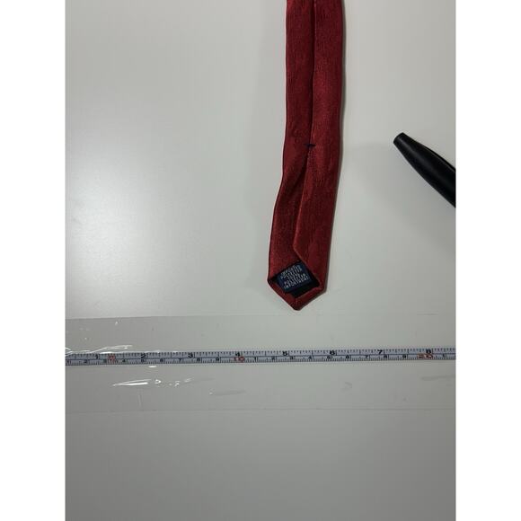 David Taylor Men’s Red Textured Neck Tie Classic Formal Polyester 58” x 4” - Picture 7 of 8